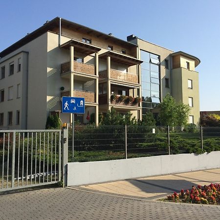 Apartament Pod Sosnami Ustka Luaran gambar